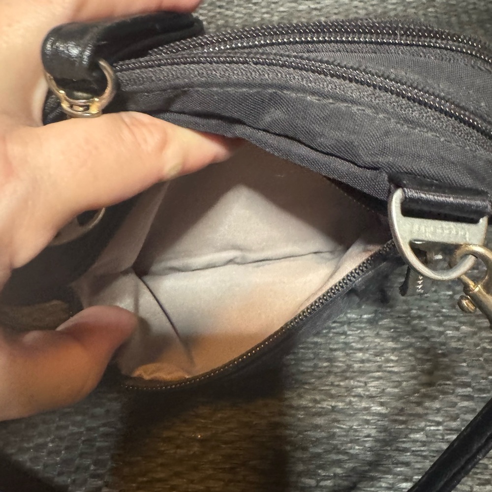 Baggallini Black Crossbody Bag - Picture 5 of 10